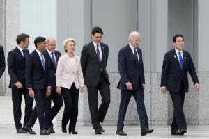 G7