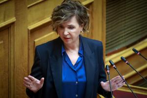 Δεύτερη ημέρα της συζήτησης στην Ολομέλεια της Βουλής της πρότασης δυσπιστίας στην κυβέρνηση που κατέθεσε ο πρόεδρος του ΠΑΣΟΚ-Κινήματος Αλλαγής Νίκος Ανδρουλάκης, με αφορμή το δημοσίευμα του "Βήματος της Κυριακής" για αλλοίωση των διαλόγων του σταθμάρχη της Λάρισας με τους μηχανοδηγούς το βράδυ της 28ης Φεβρουαρίου 2023, όταν και συνέβη η πολύνεκρη σύγκρουση αμαξοστοιχιών στα Τέμπη, Τετάρτη 27 Μαρτίου 2024.