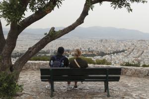 Πανοραμική εικόνα της Αθήνας με αφρικανική σκόνη στην ατμόσφαιρα