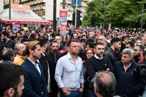 Ο Στέφανος Κασσελάκης στη συγκέντρωση των εργαζομένων στη ΛΑΡΚΟ