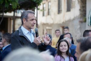 Ο Μητσοτάκης μιλά σε κόσμο στον Έβρο