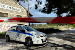 Περιπολικό και κορδέλα της αστυνομίας