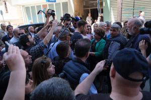 Ο Στέφανος Κασσελάκης με κόσμο στην Καρδίτσα