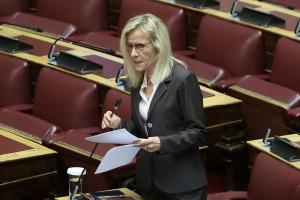 Η Γιώτα Πούλου στη Βουλή