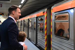 Ο Στέφανος Κασσελάκης στο μετρό