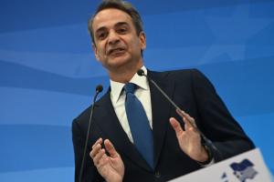 Ο Κυριάκος Μητσοτάκης κάνει δηλώσεις