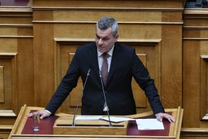 Ο Χάρης Μαμουλάκης