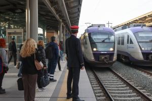 Κόσμος στον σταθμό Λαρίσης