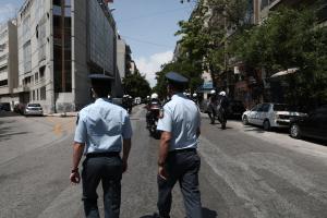 Αστυνομικοί στην πλατεία Βικτωρίας