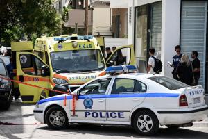 Περιπολικό και ασθενοφόρο στο Ψυχικό