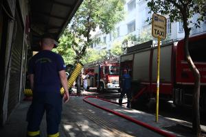ΦΩΤΙΑ ΣΤΟ ΘΕΑΤΡΟ ΜΠΡΟΝΤΓΟΥΑΙΗ