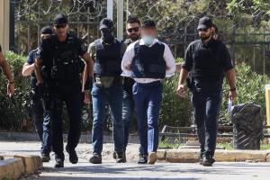 Ο κατηγορούμενος οδηγείται σε εισαγγελέα και ανακριτή