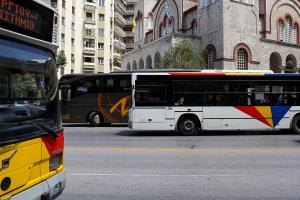 Λεωφορεία του ΟΑΣΘ σε δρόμο της Θεσσαλονίκης