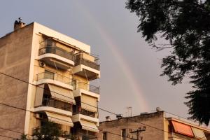Ουράνιο τόξο - καιρός συννεφιά