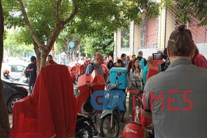 Μοτοπορεία διανομέων με οικονομικά αιτήματα