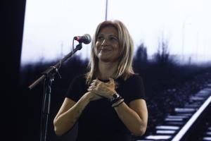 Η Μαρία Καρυστιανού στη συναυλία στο Καλλιμάρμαρο για τα Τέμπη