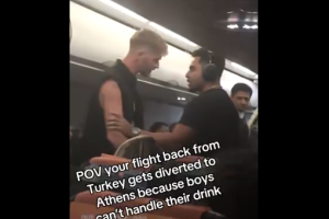 MEΘΥΣΜΕΝΟΣ ΕΠΙΒΑΤΗΣ ΣΕ ΠΤΗΣΗ