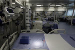 Άδειο δωμάτιο ΜΕΘ σε νοσοκομείο
