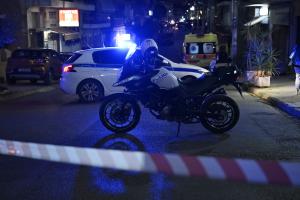 Αστυνομία έξω από το διαμέρισμα στην Ηλιούπολη
