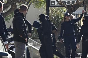 Μεταγωγή 26χρονου κατηγορούμενου για την έκρηξη στους Αμπελόκηπους