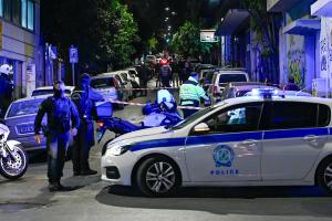 Περιπολικό της αστυνομίας και κορδέλα