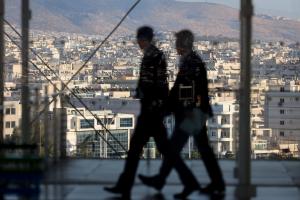 Σκιές ανθρώπων και σπίτια