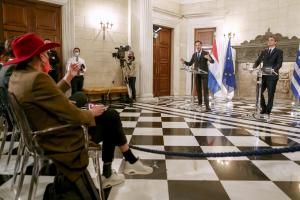 Ο Κυριάκος Μητσοτάκης με τον Μαρκ Ρουτε και την Ιγκεμποργκ Μπέγκελ