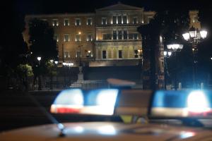 Φάρος περιπολικού μπροστά από την Βουλή