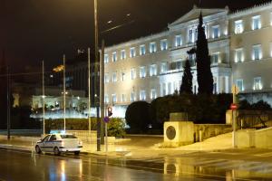 Περιπολικό μπροστά στη Βουλή
