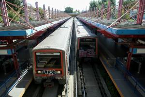 Συρμοί του ηλεκτρικού στον σταθμό Μοσχάτο