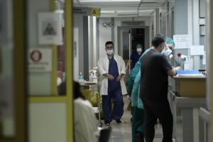 Νοσηλευτές σε νοσοκομείο