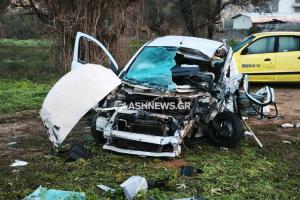 Τα συντρίμμια του ΙΧ του 22χρονου θύματος