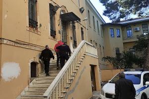 Μεταγωγή στον Εισαγγελέα του δράστη που προκάλεσε το φονικό τροχαίο στα Χανιά