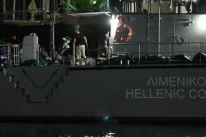 Το Λιμενικό Σώμα στο ναυάγιο στην Πύλο