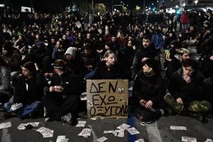 Κόσμος στο Σύνταγμα