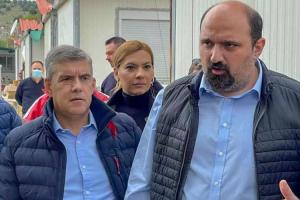 Ο τότε περιφερειάρχης Θεσσαλίας Κωνσταντίνος Αγοραστός και ο τότε υφυπουργός παρά τω πρωθυπουργώ Χρήστος Τριαντόπουλος