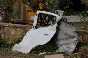 Συντρίμμια αυτοκινήτου μετά από τροχαίο
