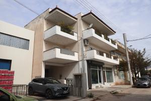 Πολυκατοικία στο Μενίδι