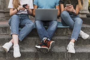 έφηβοι - social - internet