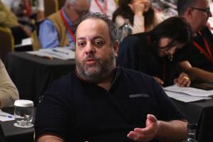 Ο Κώστας Γενιδούνιας