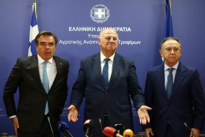 Τελετή παράδοσης-παραλαβής στο υπουργείο Αγροτικής Ανάπτυξης και Τροφίμων