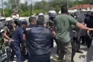 Ένταση αγροτών - ΜΑΤ στις Σέρρες κατά τη διάρκεια αγροτικής κινητοποίησης