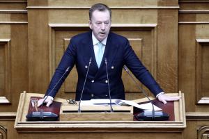 Ο Βασίλης Κόκκαλης στη Βουλή