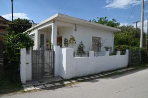 Το σπίτι όπου έγινε το διπλό φονικό στην Αιγιάλεια