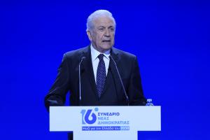 Ο Δημήτρης Αβραμόπουλος