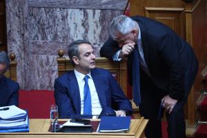 Ο Μητσοτάκης και ο Βορίδης στη Βουλή