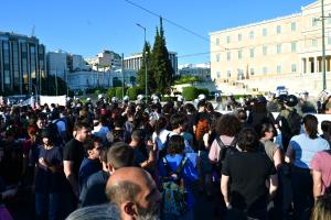 Συγκέντρωση για προσφυγικά και Χατζή στο Σύνταγμα