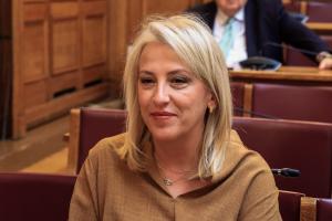 Η Ρένα Δούρου