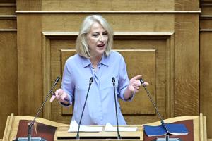 Η Ρένα Δούρου