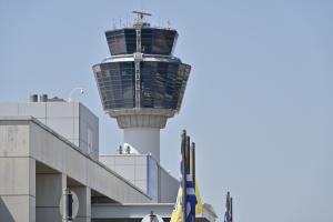 Όψη του πύργου ελέγχου του «Ελευθέριος Βενιζέλος»